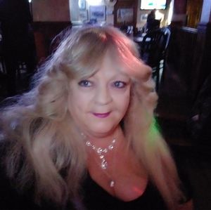 Meet your Posher, Debbie